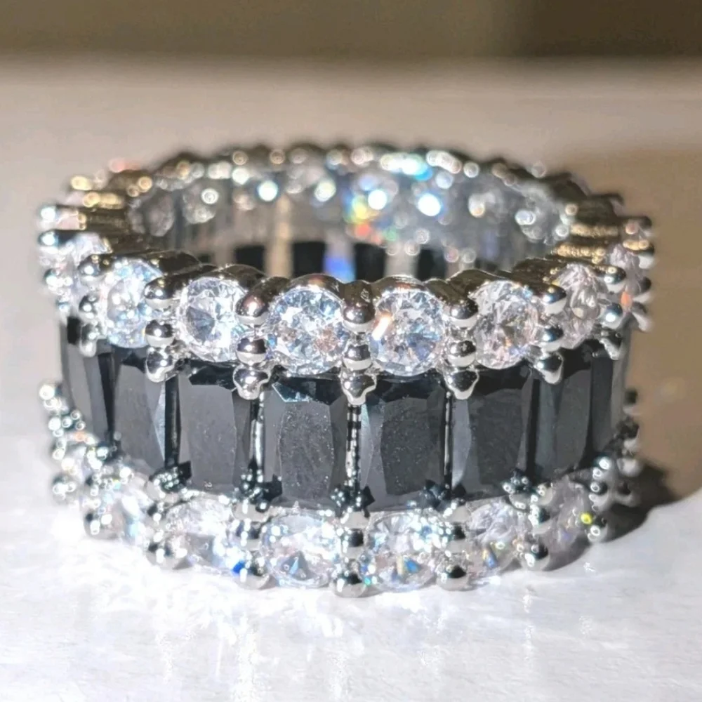 Stunning Simulated Black And White Diamond Wide Band Eternity Cocktail Ring Sz 6